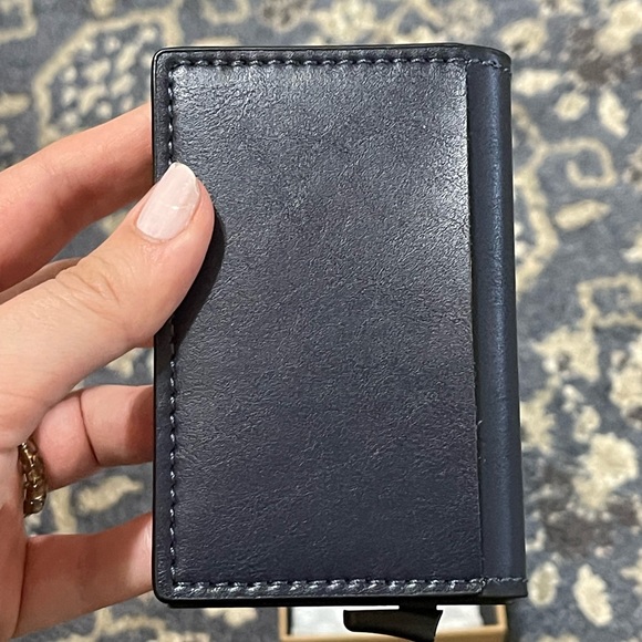 SALE! Navy Vulkit Leather Wallet. - Picture 6 of 6